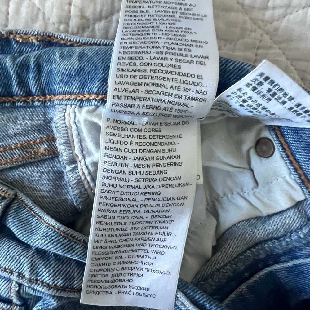 Levi’s Ribcage crop flare button fly Blue Denim Jeans - Picture 14 of 16